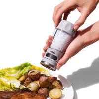 Adjustable Mess-Free Salt Grinder