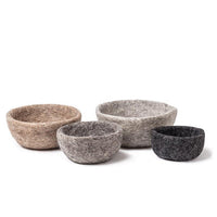 Nesting Bowls. Set of 4