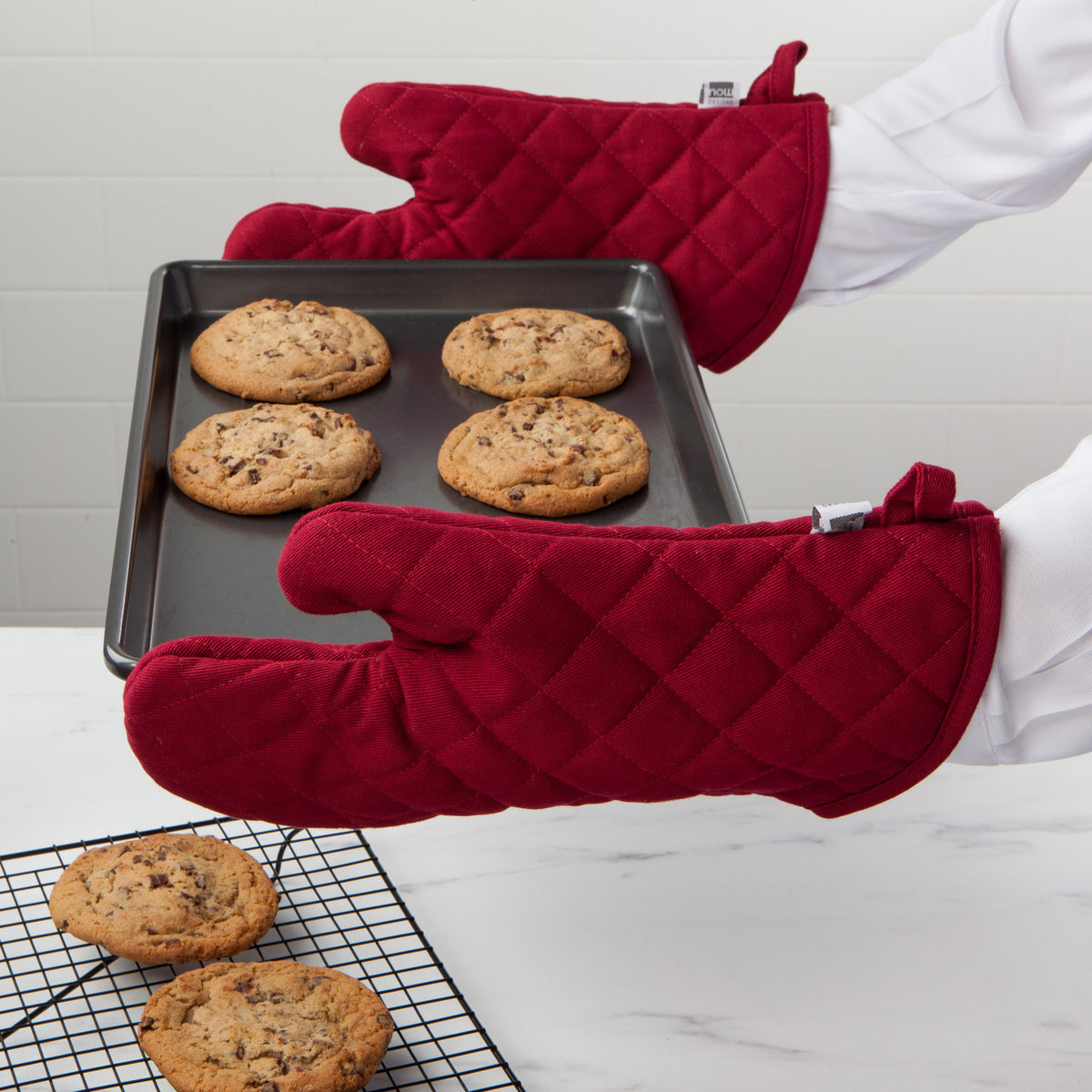 Carmine Red Oven Mitt