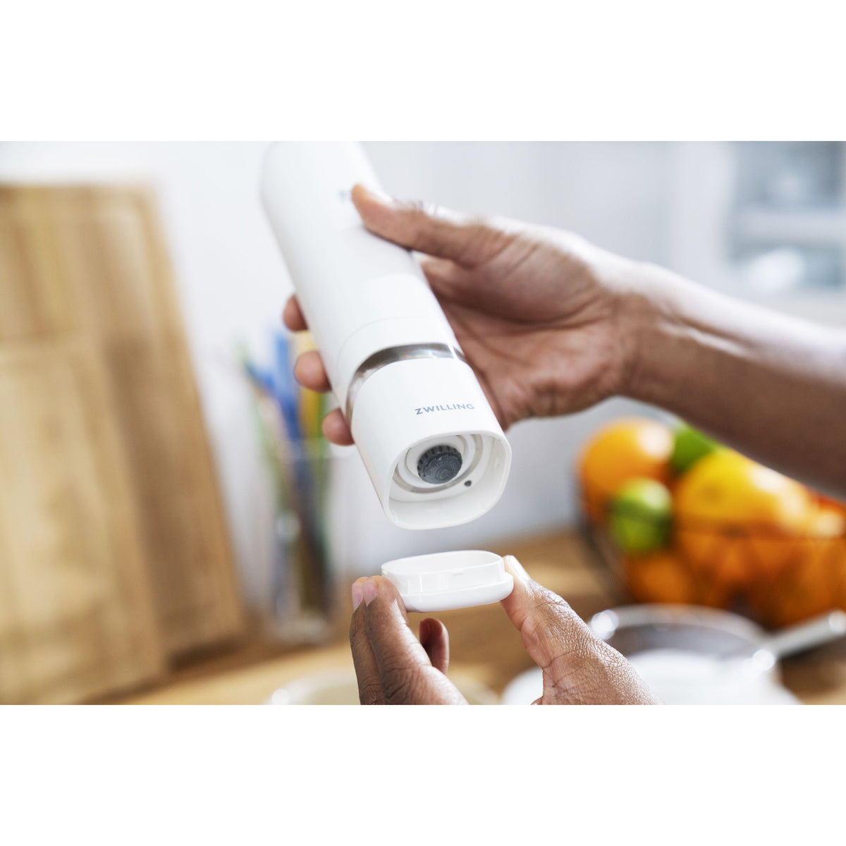 ZWILLING Enfinigy Electric Salt And Pepper Mill, White-3